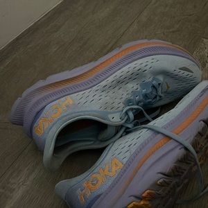 Hokas sneakers